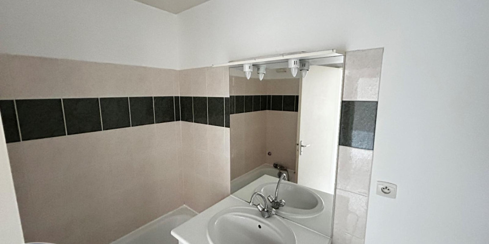 appartement à ST PIERRE DU MONT (40280)